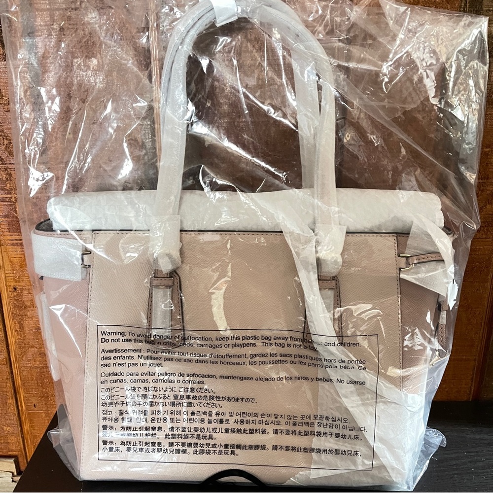 Michael Kors Voyager Two-Tone Leather Tote - Picture 7 of 8